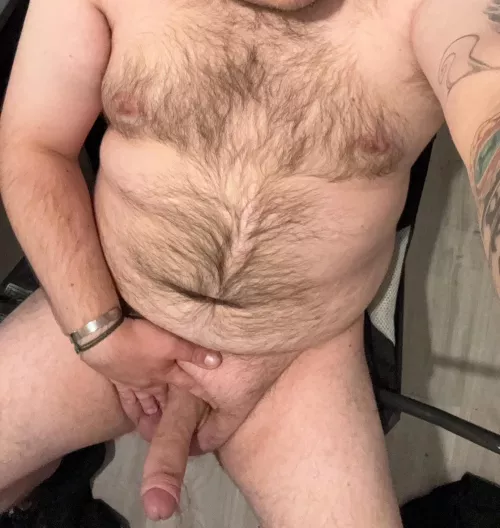 Who wants a thicc hairy man to lay next to them?