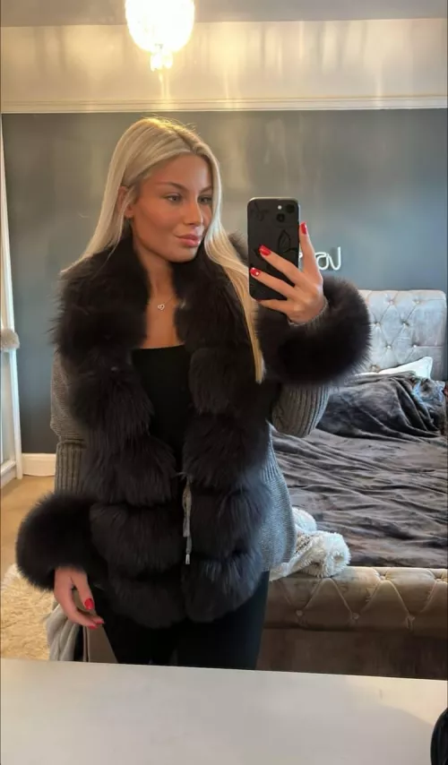 would you date a classy girl 