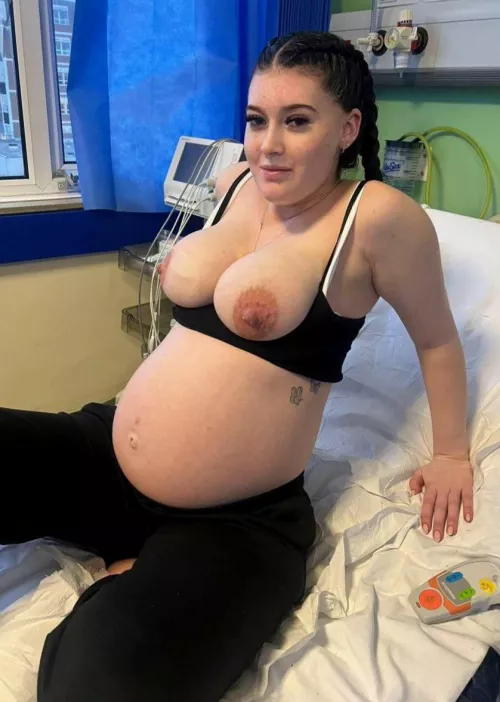 Would you fuck me into labour right on the hospital bed ? 