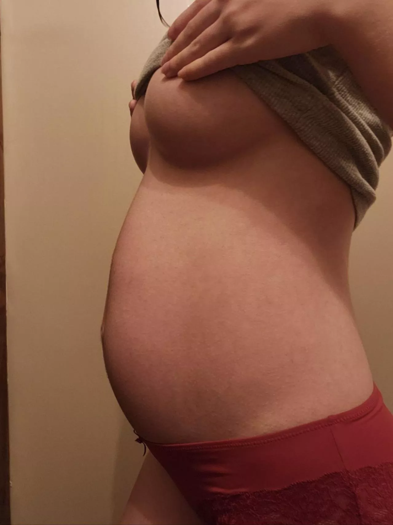 Would you still date me with my baby bump? 