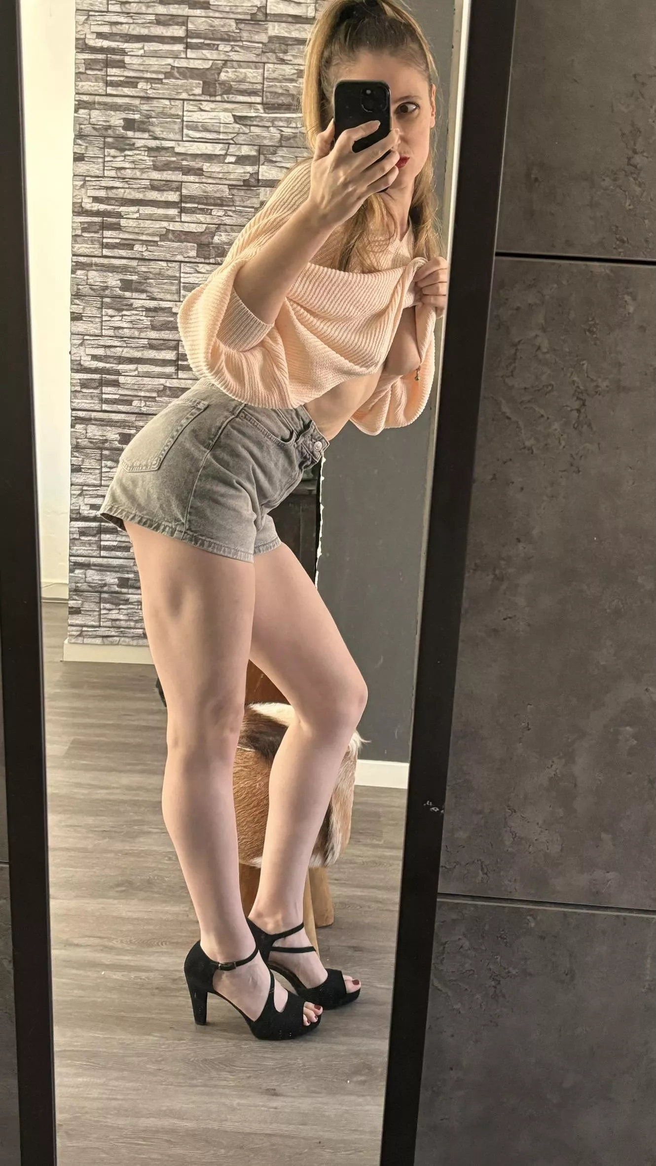 Yearning for your lips.