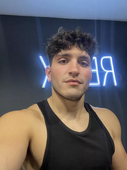 [23] Do you like red cheeks in a man?