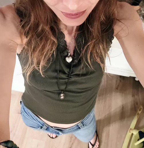 @athroughthelookingglass