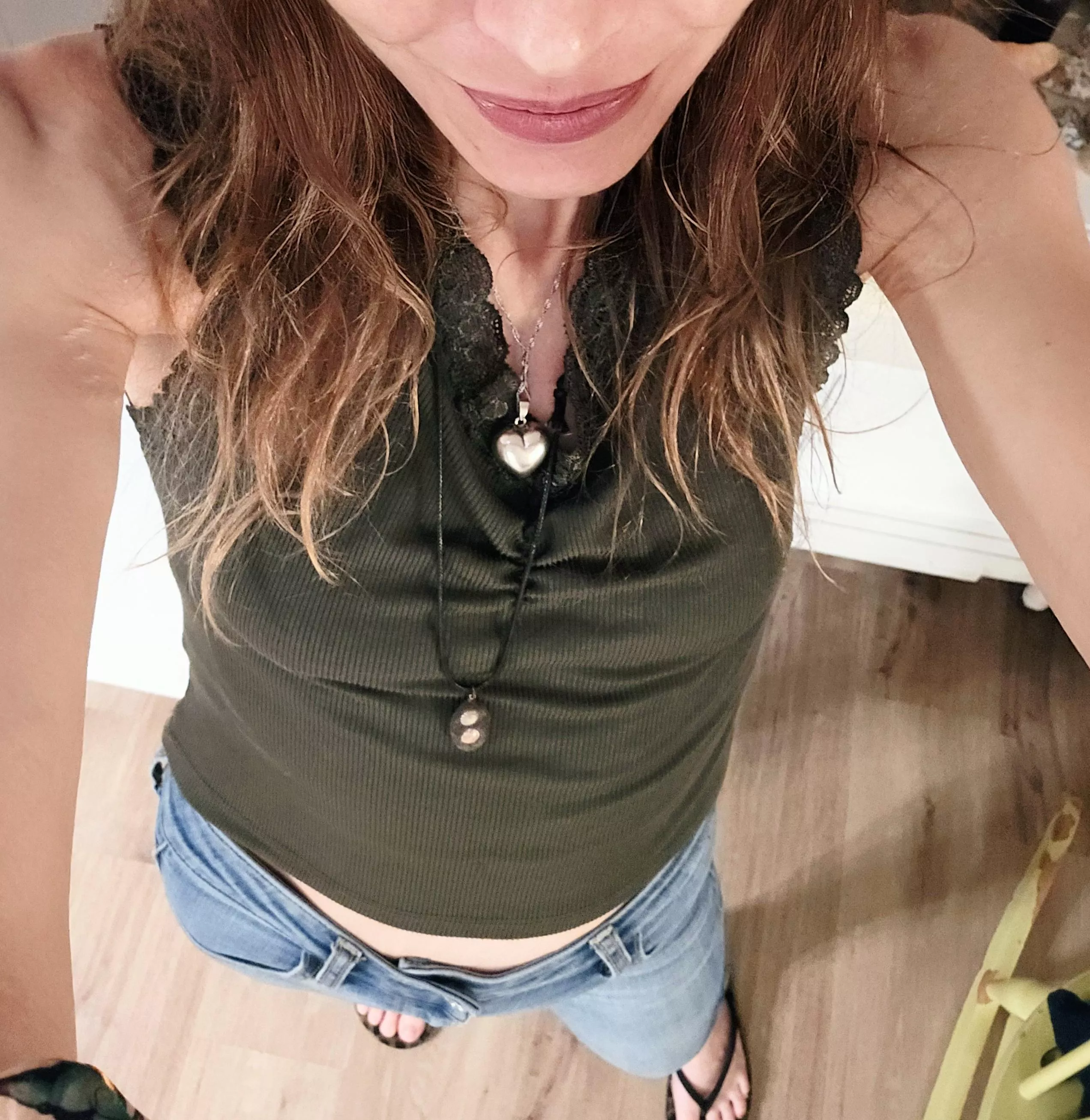 @athroughthelookingglass