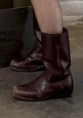 can anyone find similar boots that are affordable and also a dark brown or black?