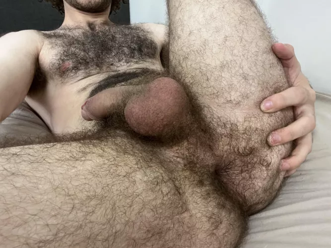 Hope you all get to dive in a hairy ass this weekend ;)