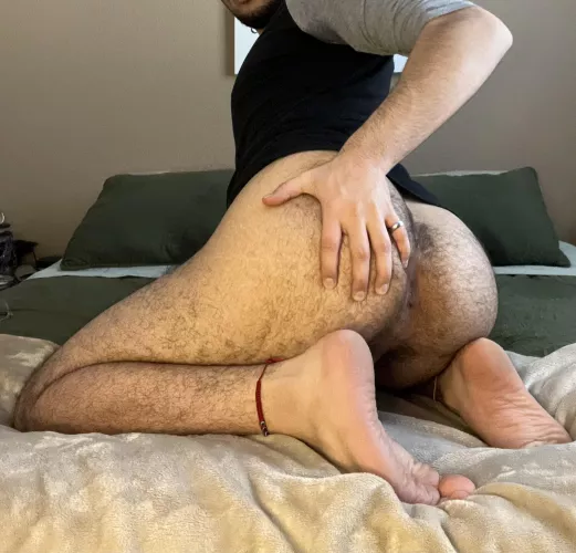 I need some big hairy cock 🍆