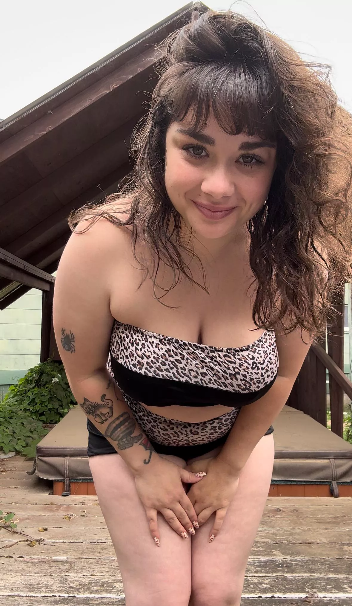 What word is next to this pic in the dictionary 