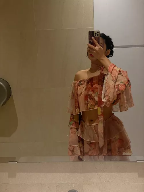 Blooming in this floral outfit