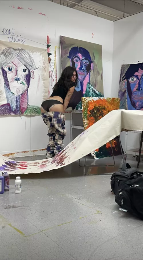 Do you like my BIG As..rt ART?😊