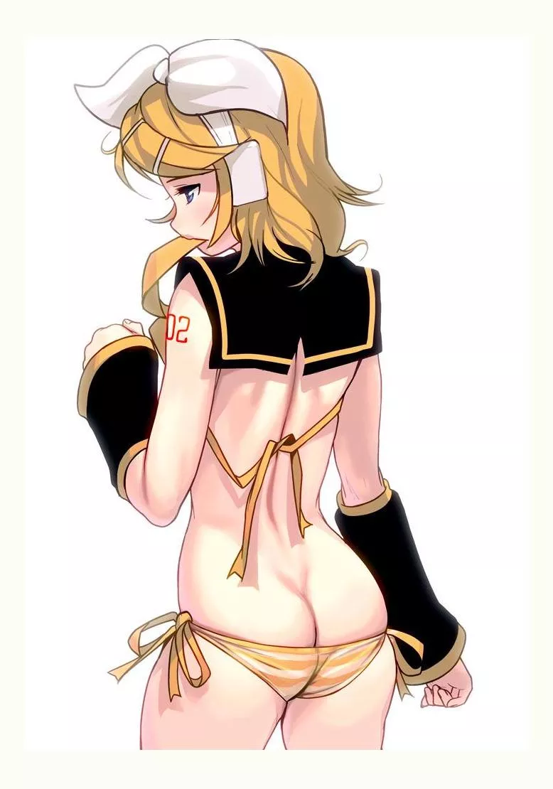 I want to have a taste of rin's stinky buyt on my tongue so bad