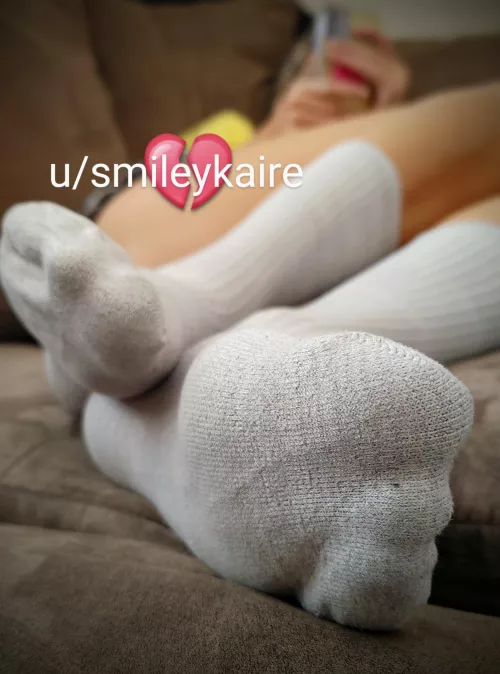 I'll have a pair of 3 day camping socks available on Monday, msg to make them yours💦💦 (they are always my best because my hiking boots are like 8 years old🤢) [F] (oc)