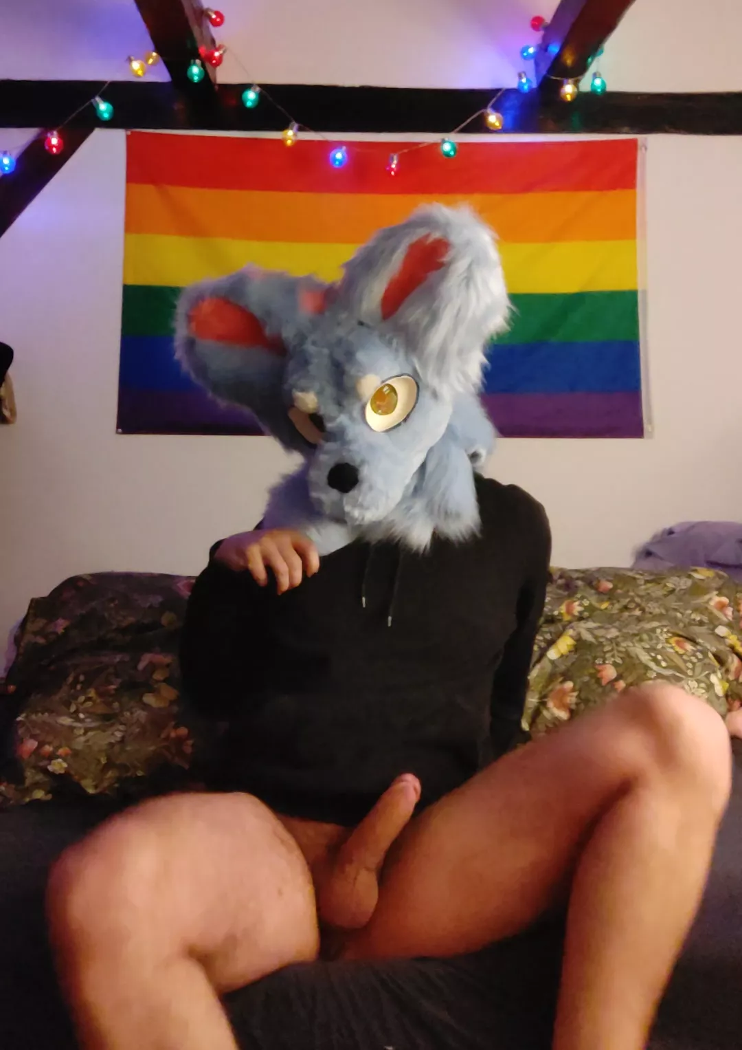 Wanna cuddle together? :3