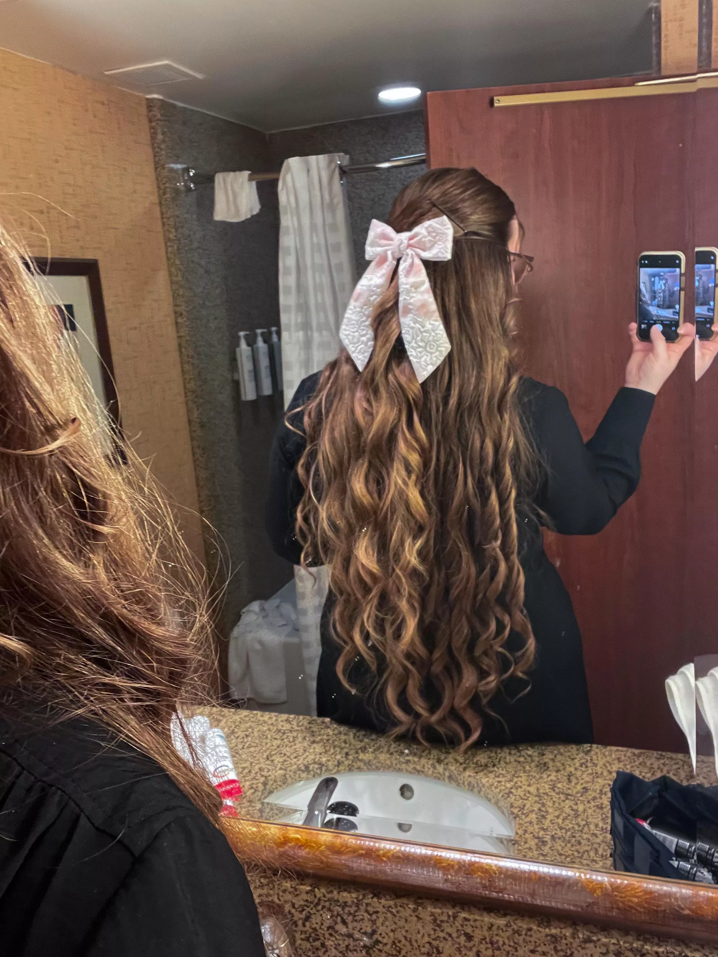 Another church hair style 🎀 do you prefer the curls or straight?