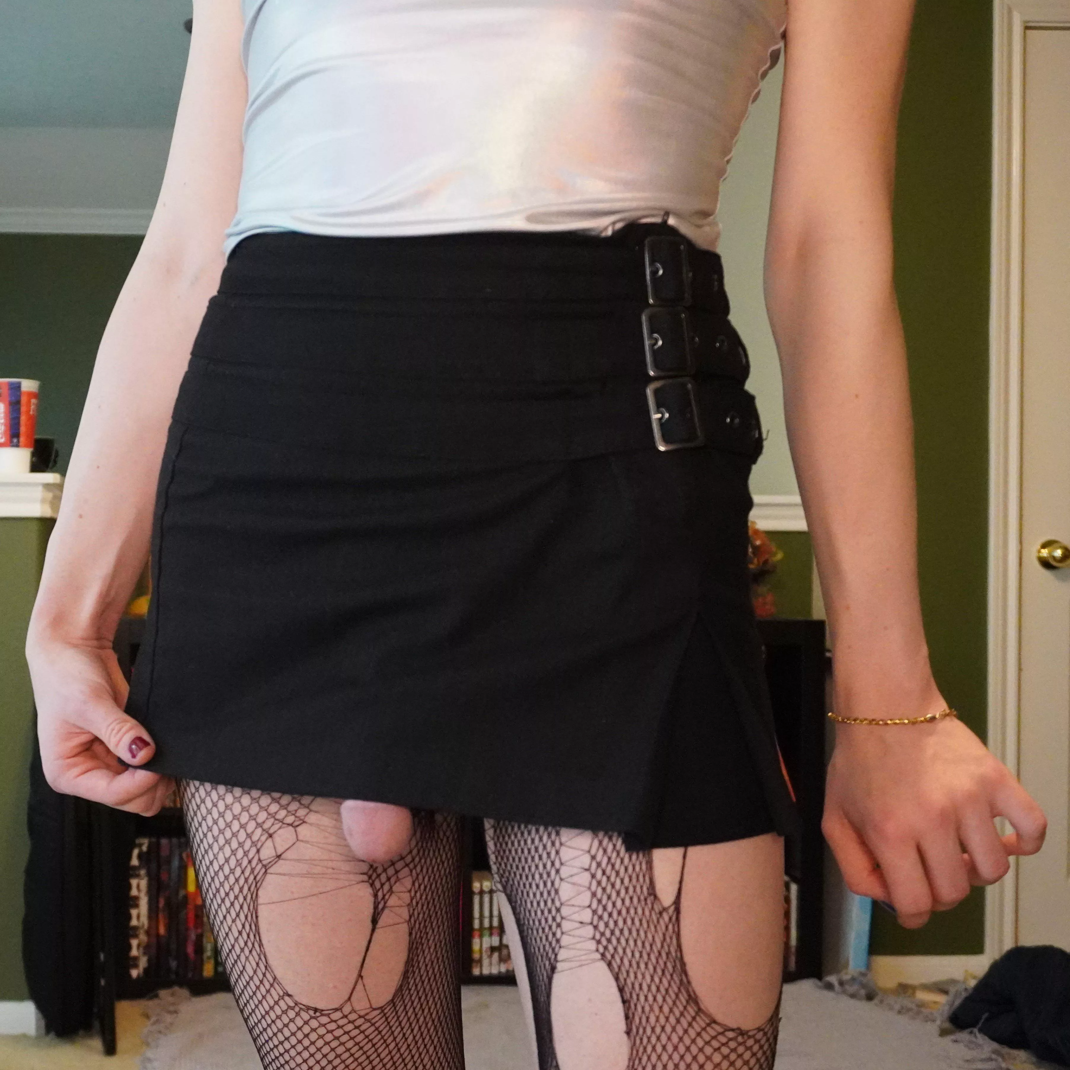 hope you like my miniskirt ;)