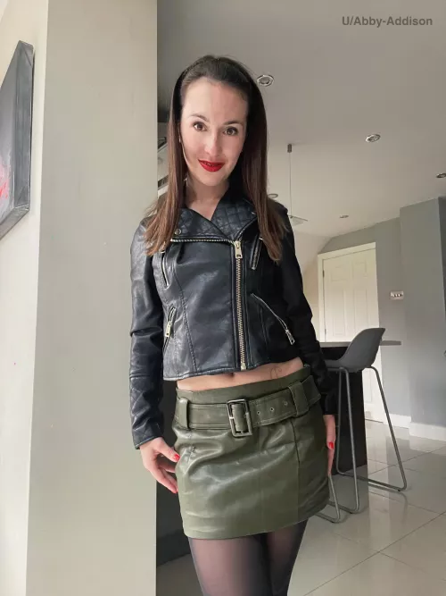My leather outfit I am wearing to go to the shopping centre  🖤
