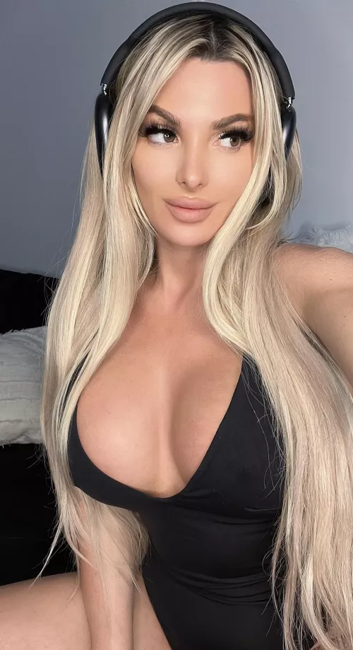 Natalia Kaye (@nataliakayex)