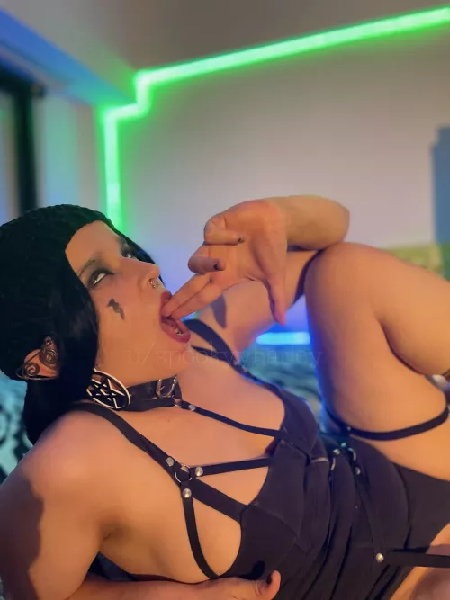 What song would fit in this situation? 