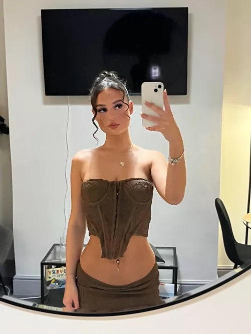 Am I your dream girl?