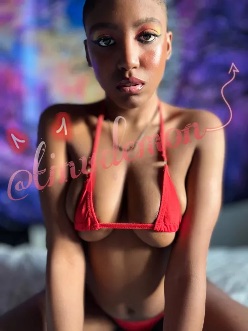 Available for [cam] [sext] [GFE] and more ! Dm me for my full menu 🫶🏽