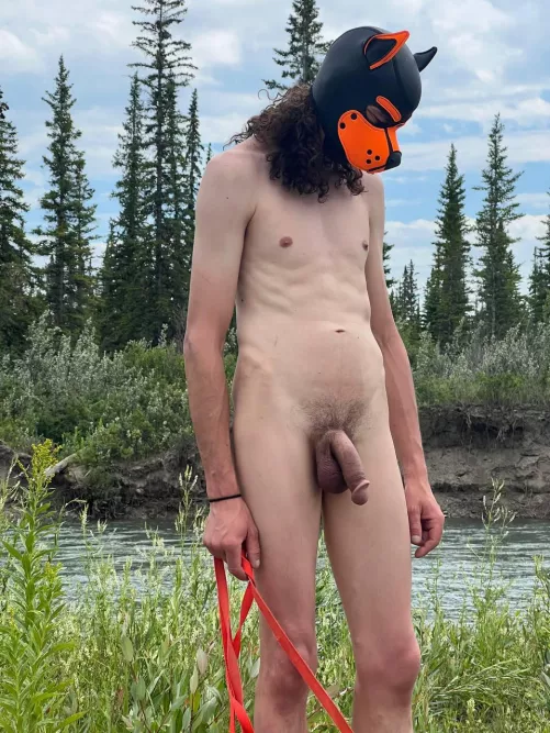 Beautiful summer day to be naked outside with friends 😂