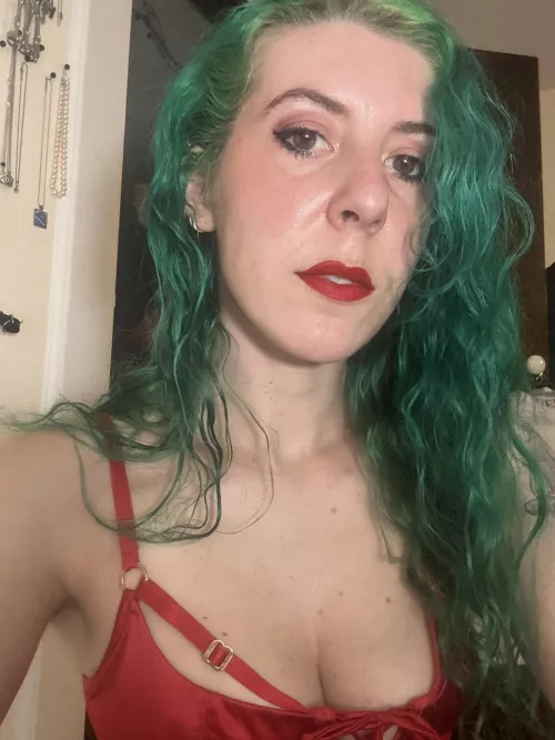 Cleavage before the night out