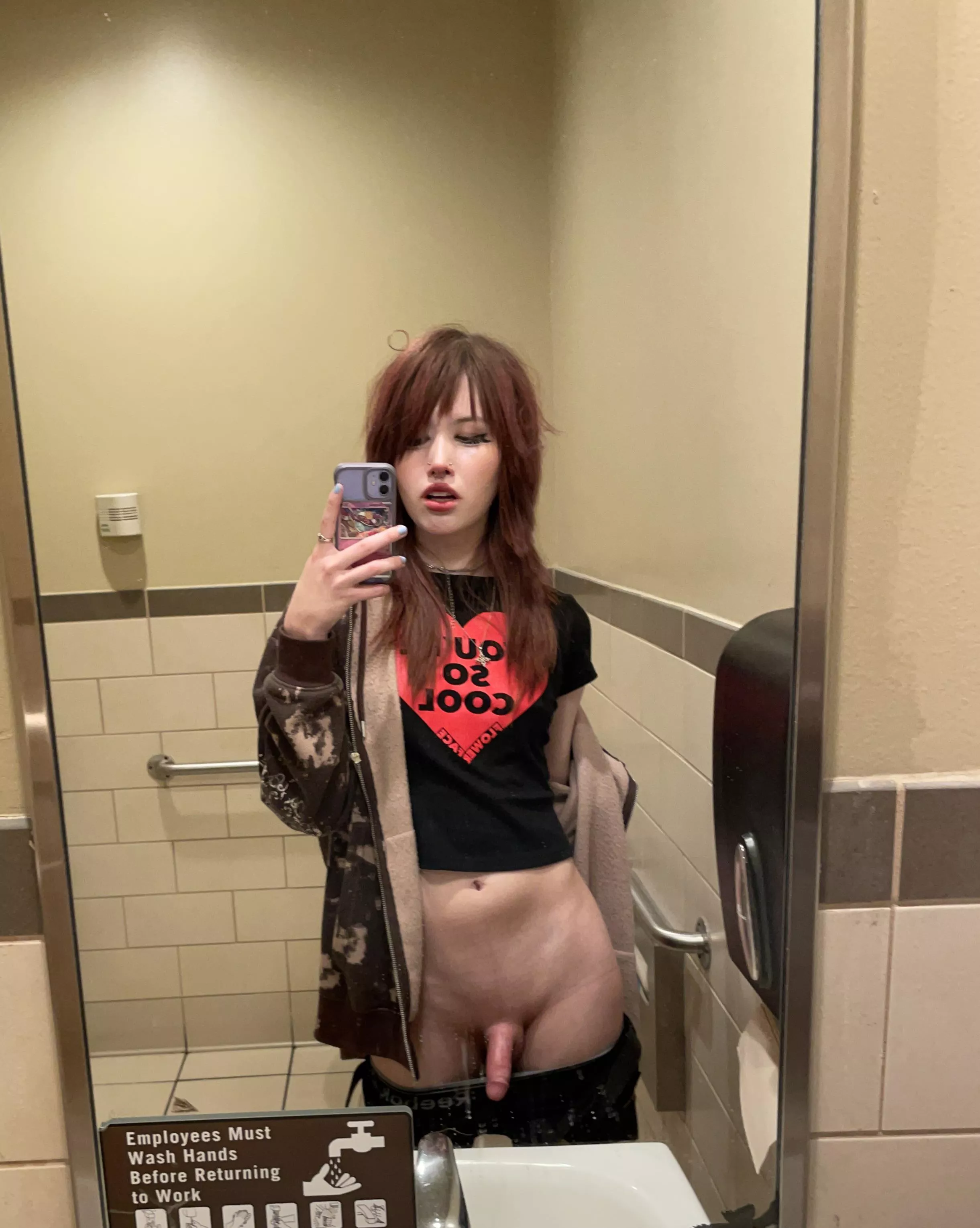 employees must wash hands !!!