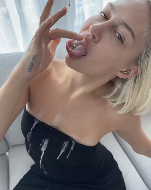 Hi, i’d like to order some attention