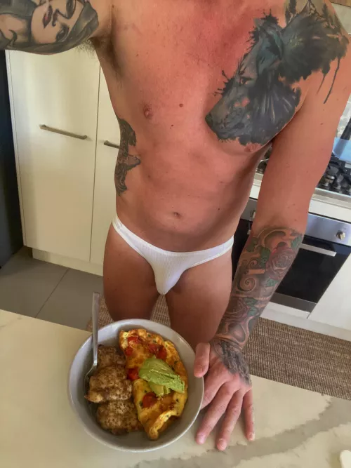 I love to leave the windows open for the neighbours 😉 I wish someone would come join me though