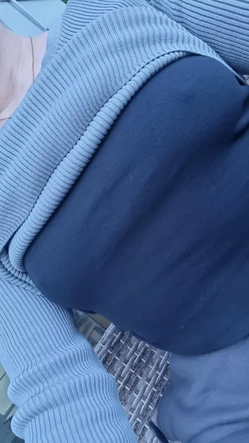 I never wear bras. Tune in 🙌