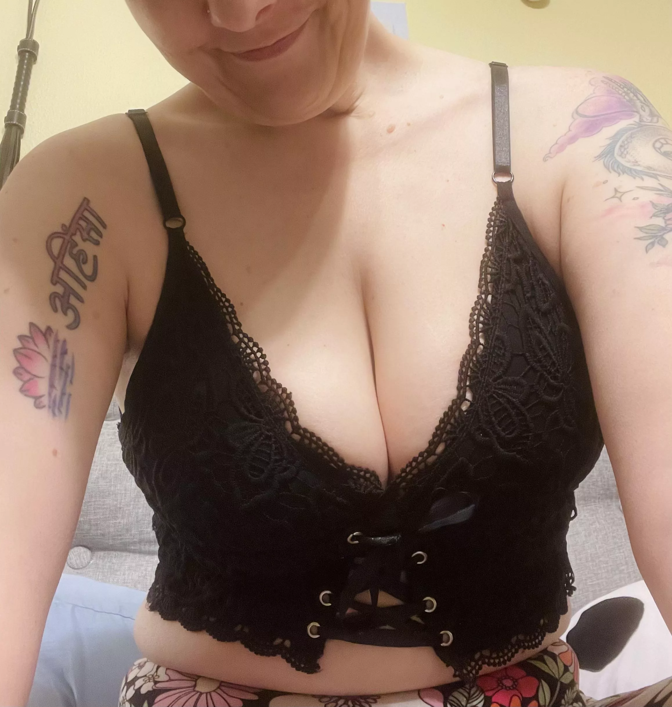 Just untie my bow and put pops a surprise 