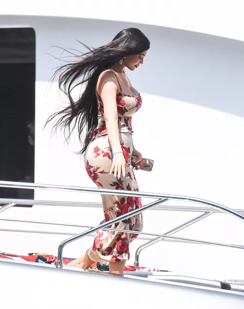 Kylie out on a Yacht, 2022