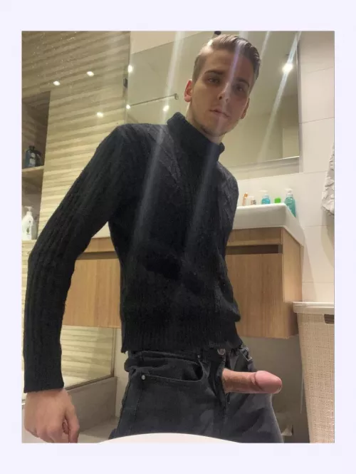 say yes if ylu would like to be my bottom