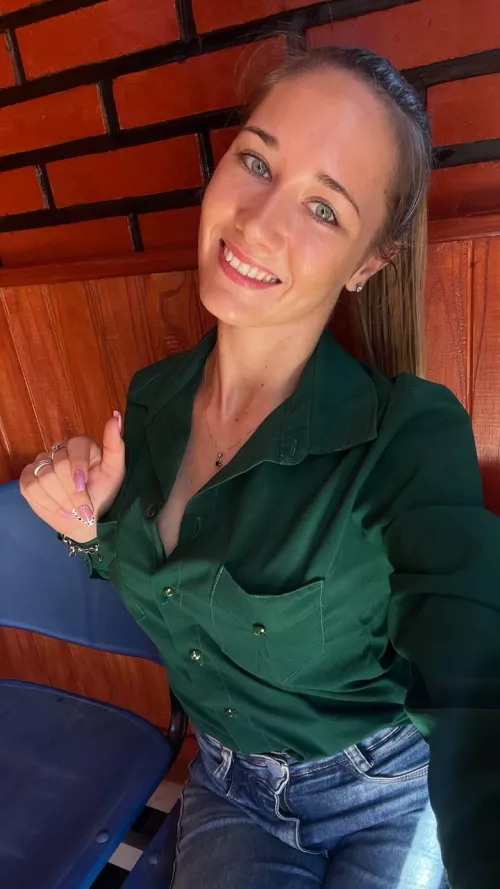 This color makes me look pretty and classy at the same time