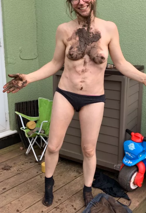 Wife got mud on her tits