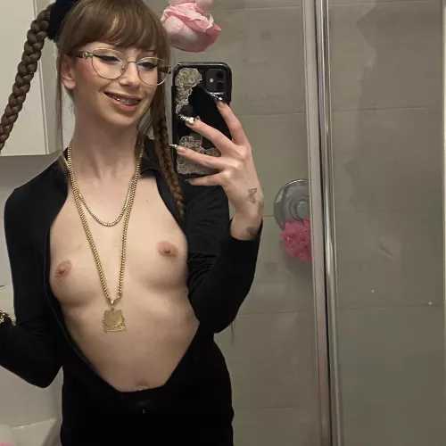 would u pull my braids >:3
