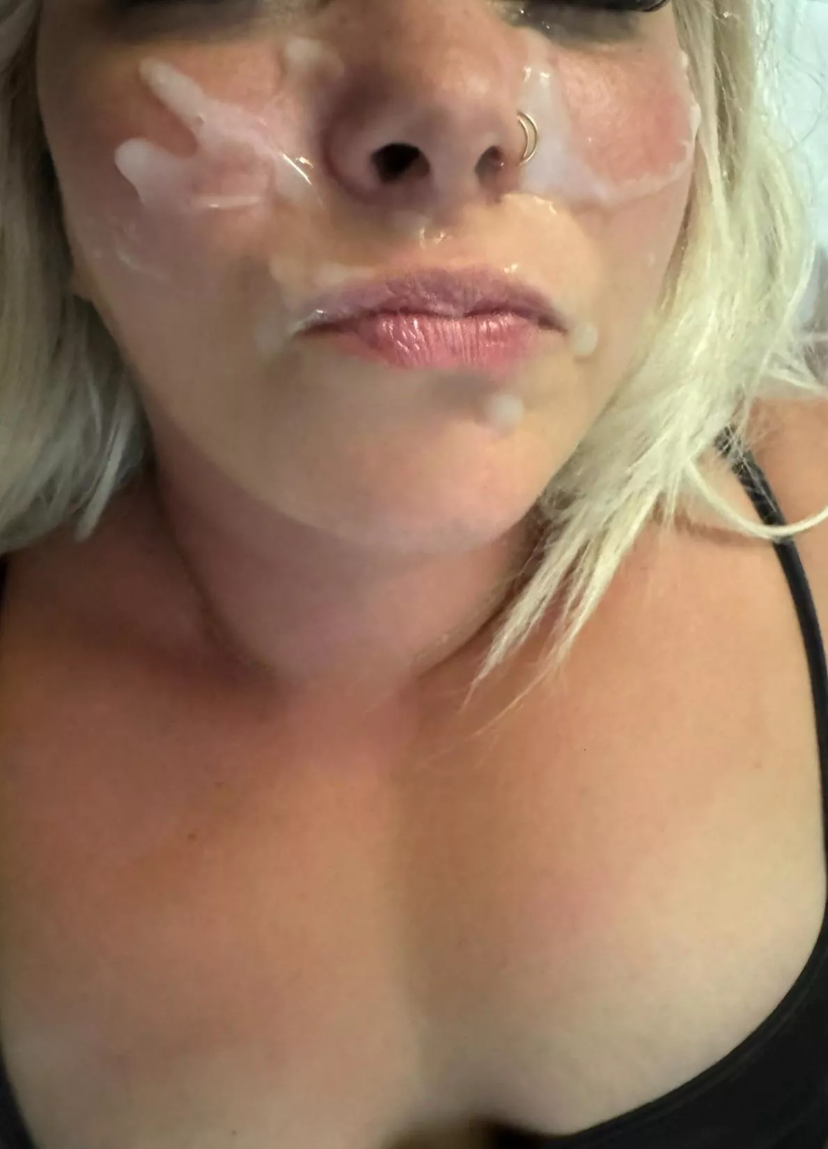 A good cumshot to the face is like my reward for giving such a good blowjob.. cum on my face.. that’s always the goal 🫦💦