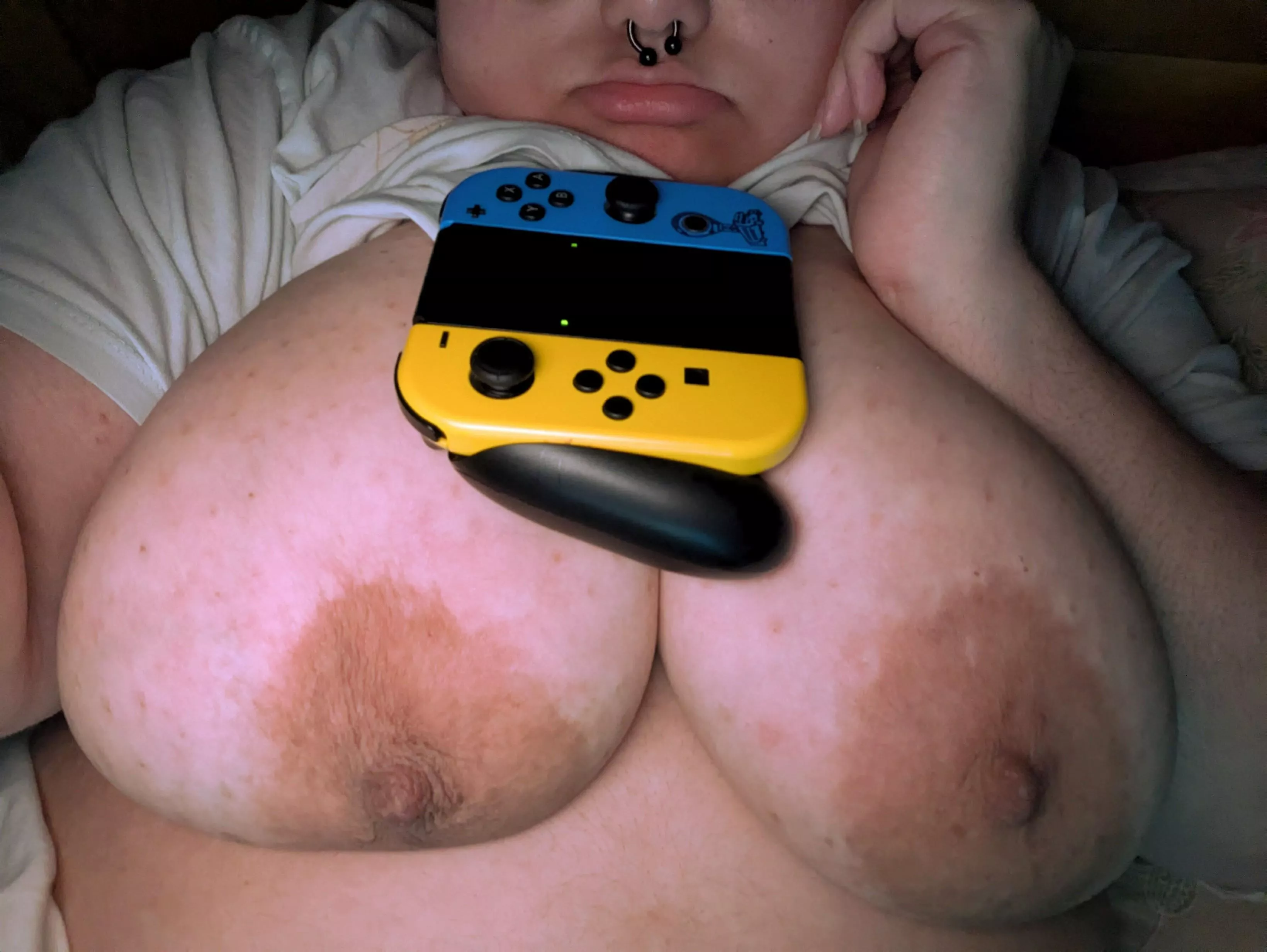 Can't sleep during thunderstorms 🥺 come cuddle and play games