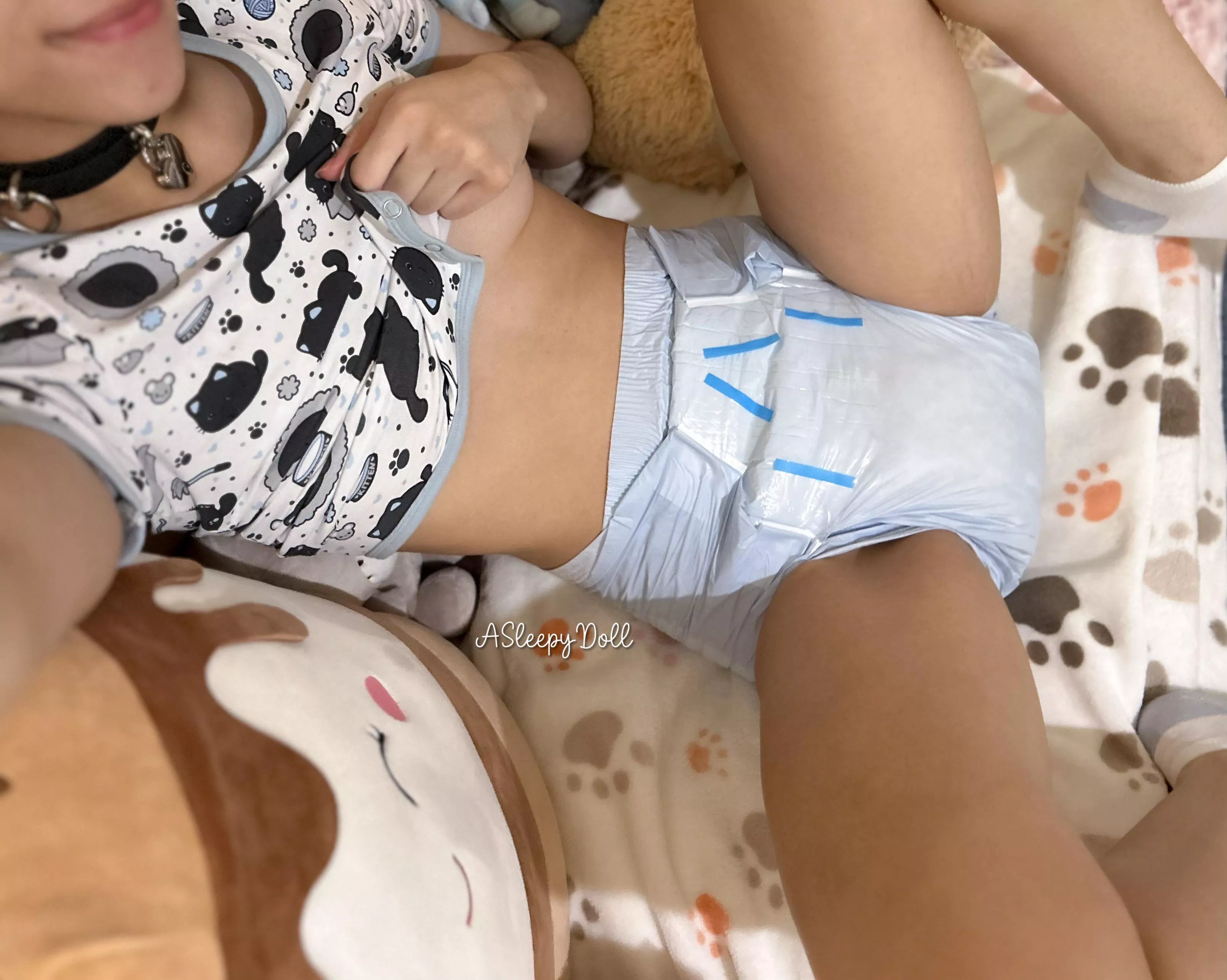 cat girls deserve to be collared too 🐈‍⬛ even the diapered ones ♡