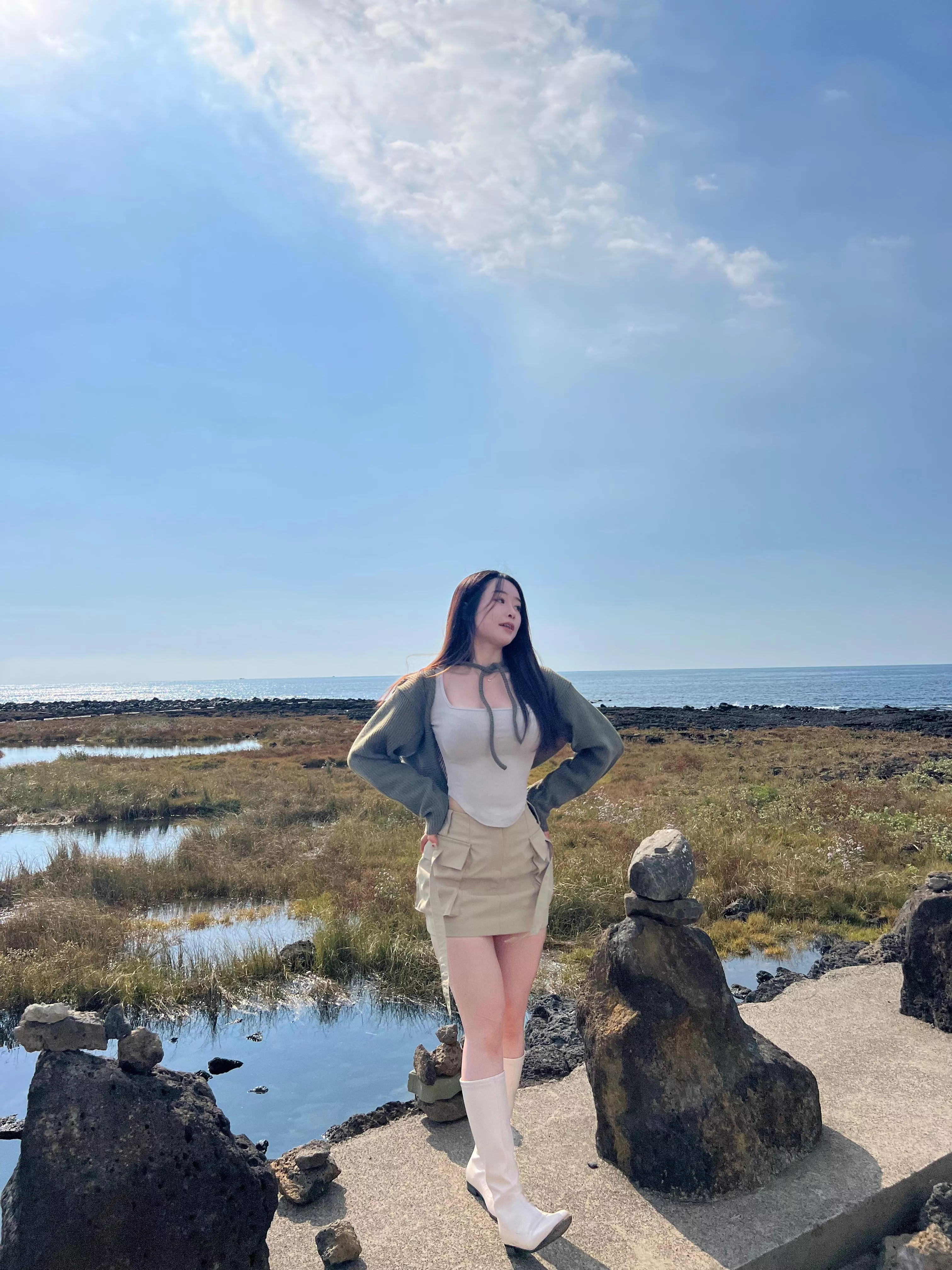 I wonder if I look good in this tight skirt 🙈