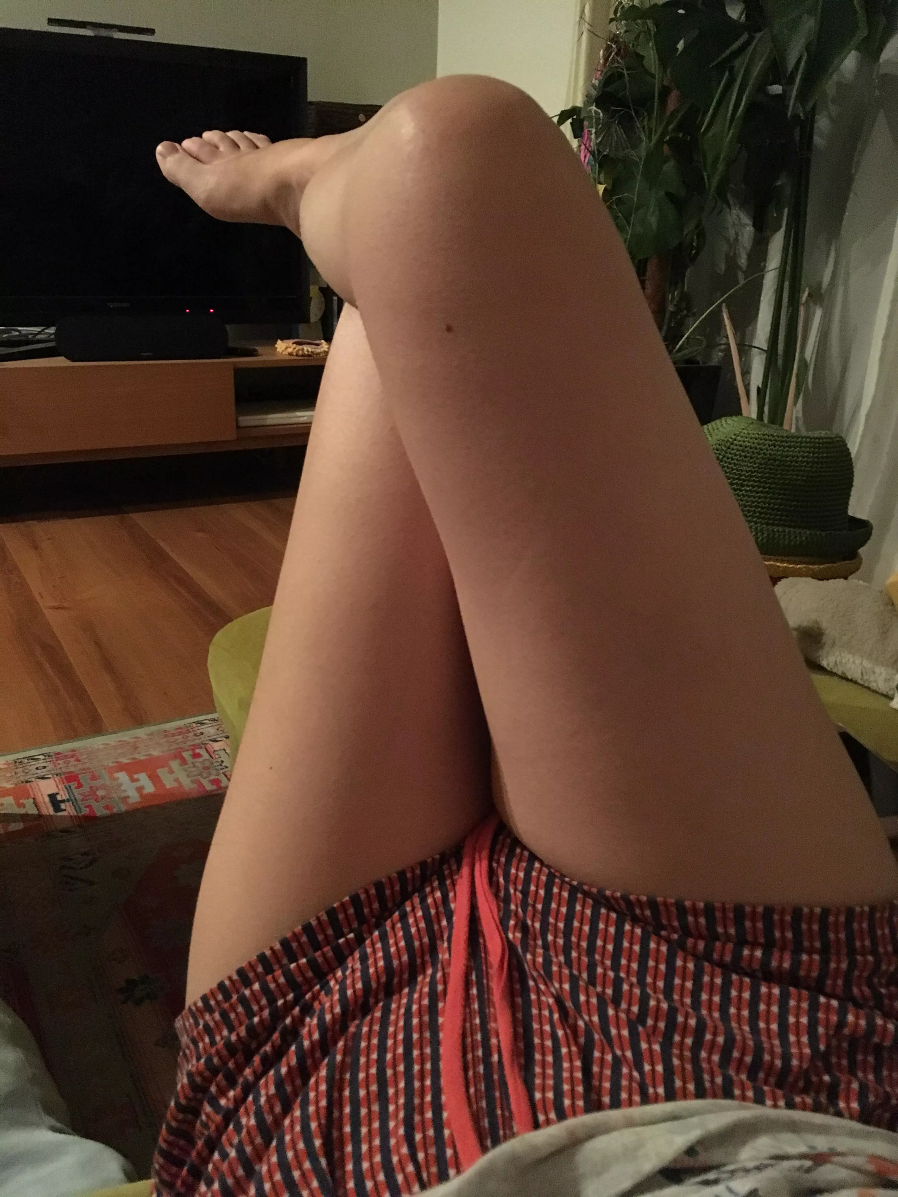 Made an Asian porn room on Rave ↓