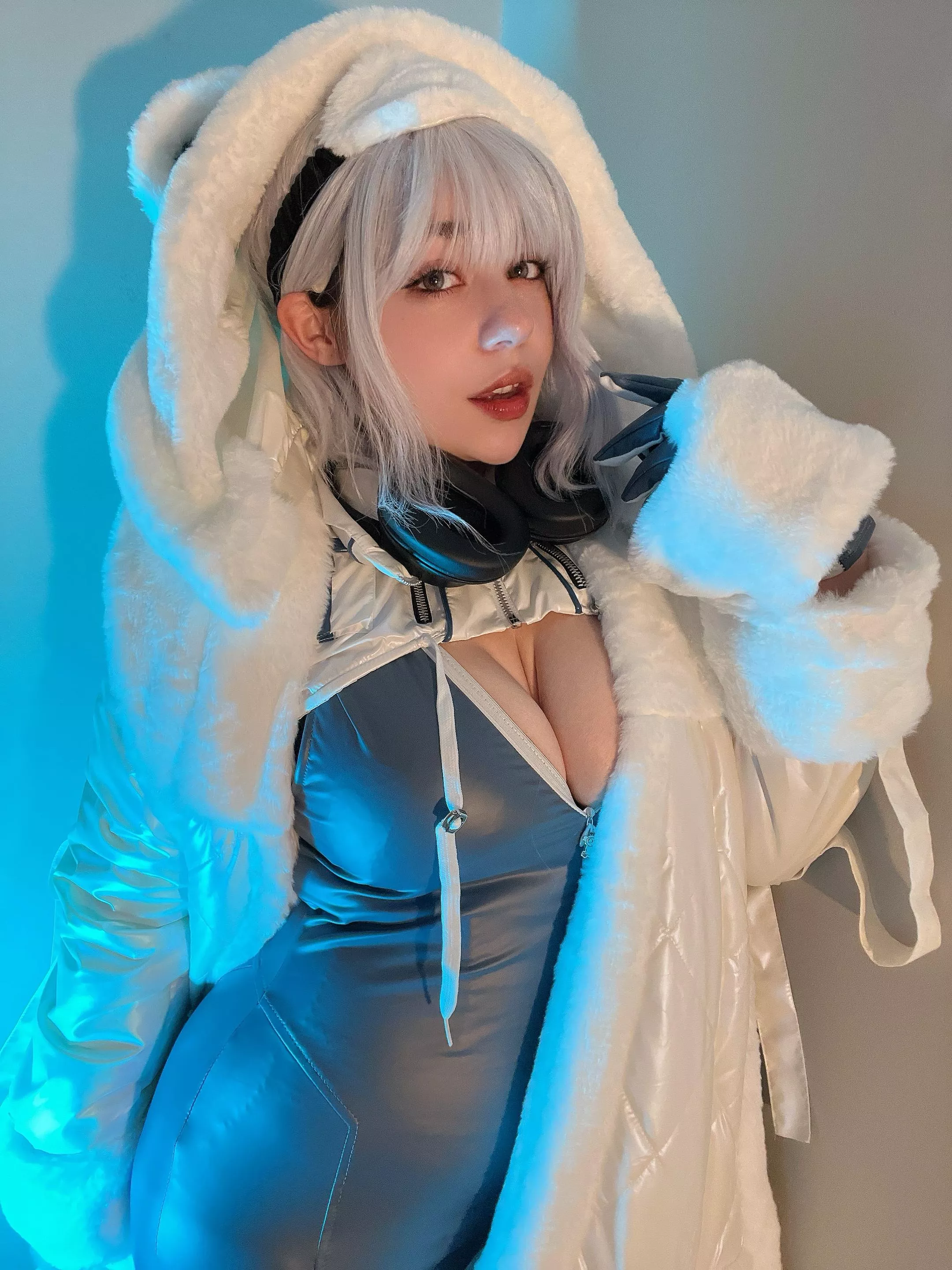 My Neve Cosplay from Nikke (not_sugashi)