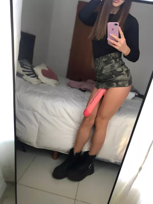 She's a 10 but she wears strapon. What's her rate now