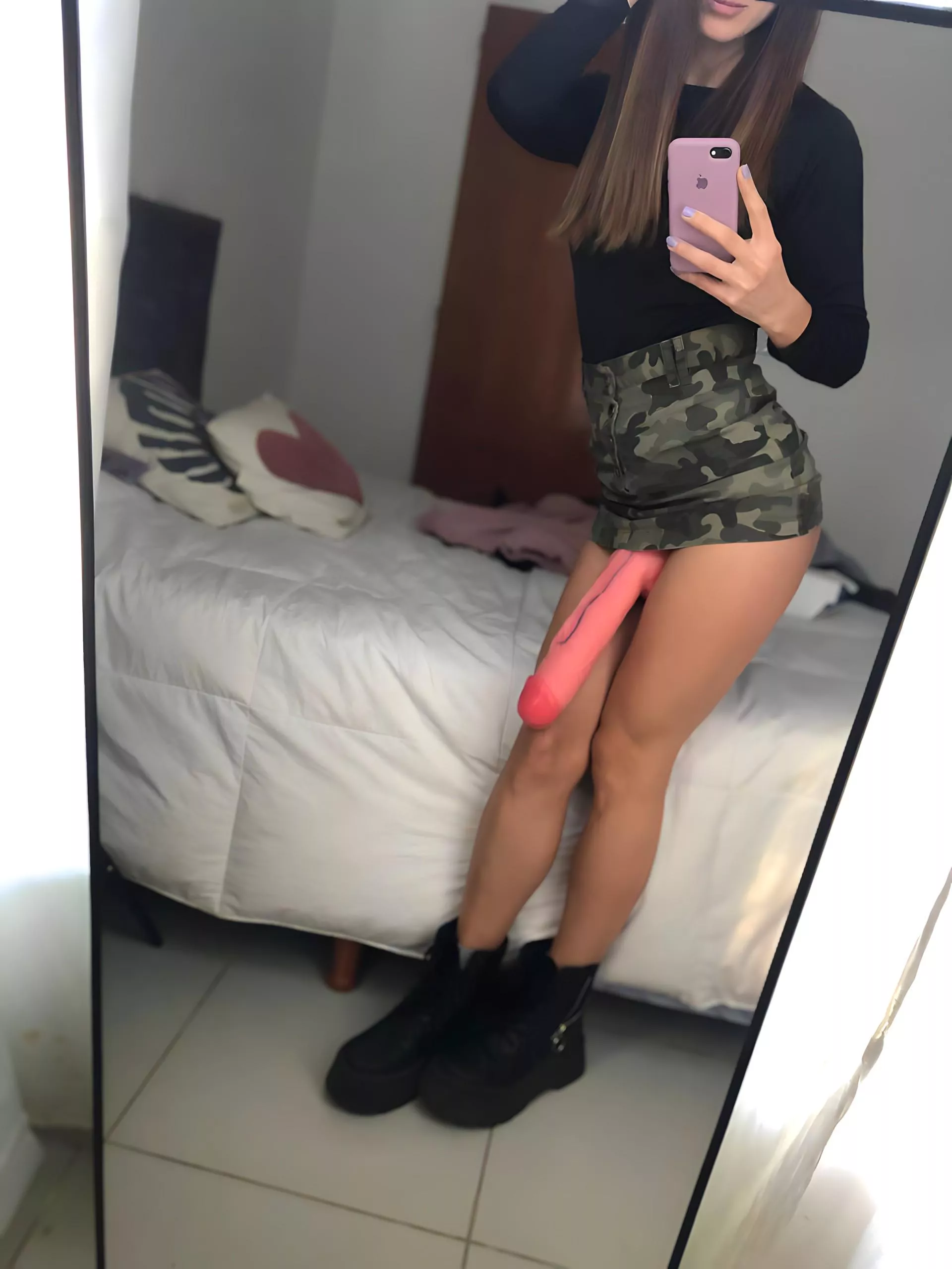 She's a 10 but she wears strapon. What's her rate now