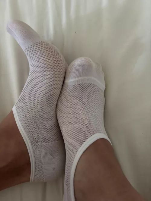 Bi [F] I’ll try my best to make them stinky 😳