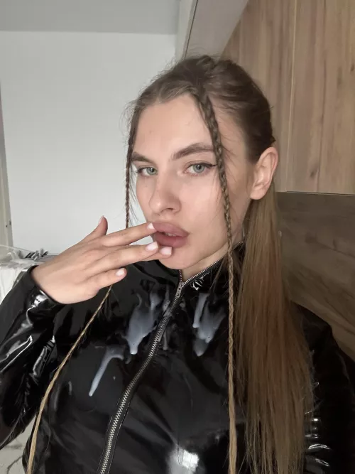 Cum get naughty with mommy