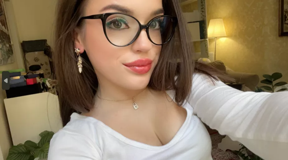 Do guys find dwarf girl cute?