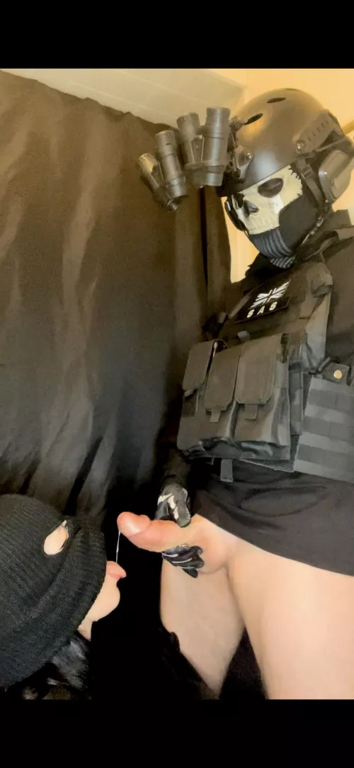 Ghost has lucky fan give him a blowjob.