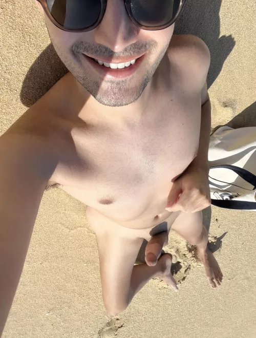 Help me apply my sunscreen?