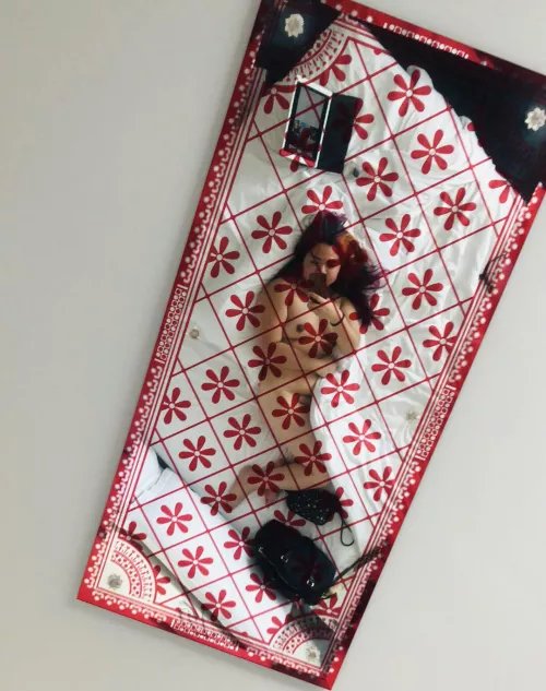 when there’s a mirror on the ceiling you kind of have to 📸